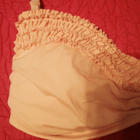 NWT Size Large Yellow Kenneth Cole Reaction Bikini with Ruffle Detail - Picture 2 of 7