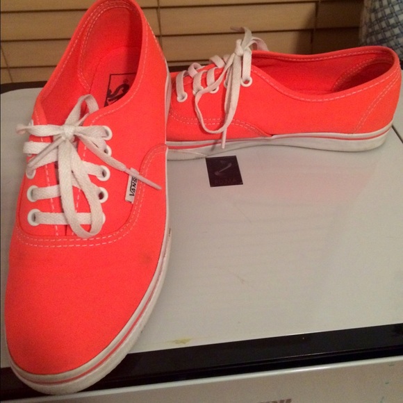 Vans Coral Pink🌸Size 6🌸