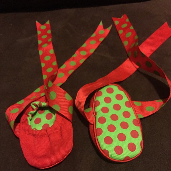 Infant mud-pie booties - Picture 1 of 2
