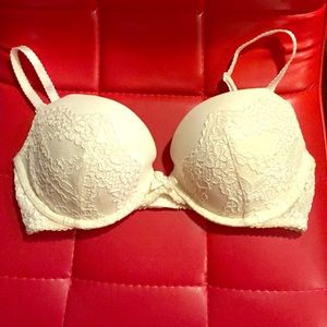 Sexy White Victoria's Secret Bra with lace detail!