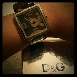 D & G WATCH