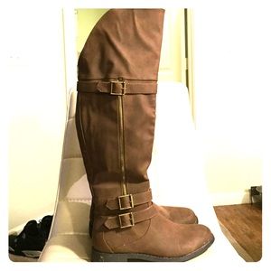 Stylish high knee light brown/tan boots size 6.5/7
