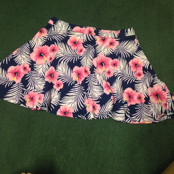 VS Floral Skater Skirt