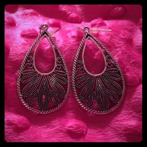 🎀 Dash away sale🎀 Premier  Design earrings. NWOT