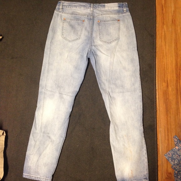 Ripped Jeans - Picture 2 of 4