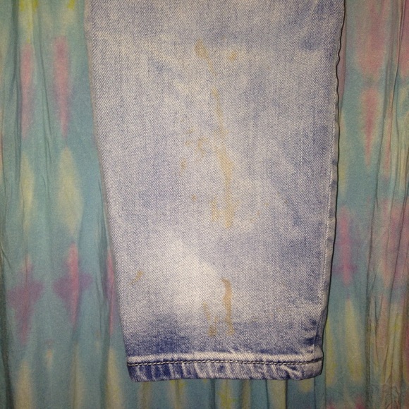 Ripped Jeans - Picture 3 of 4