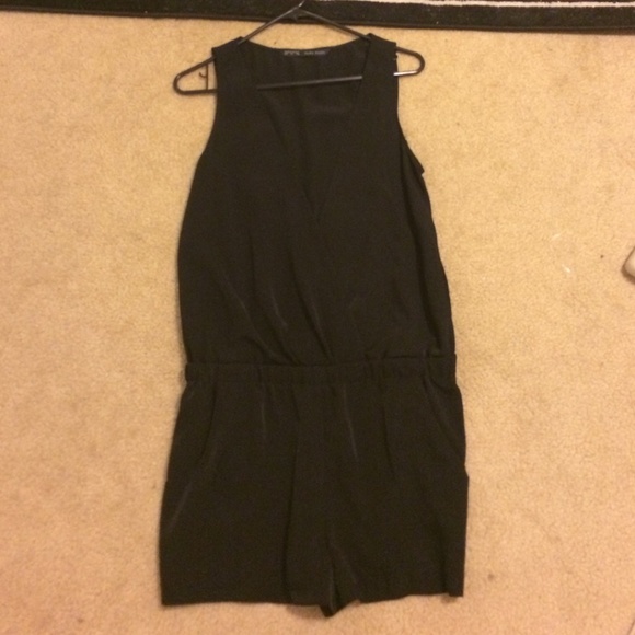 Short black romper shorts - Picture 1 of 2