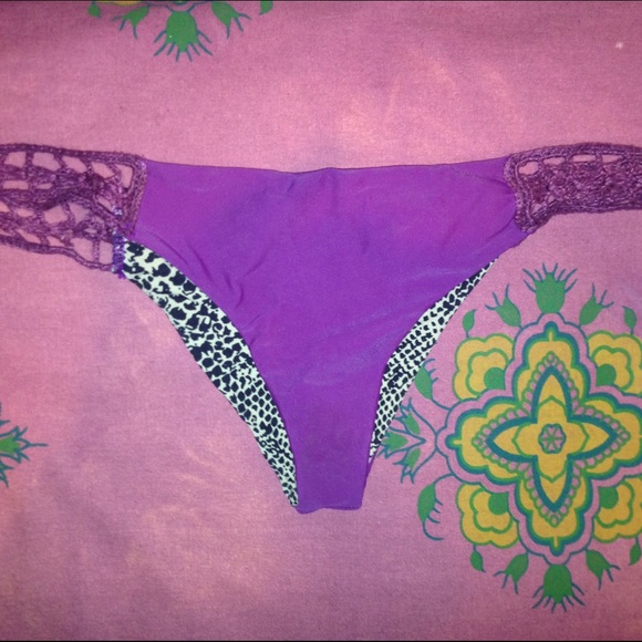 Acacia purple bottom