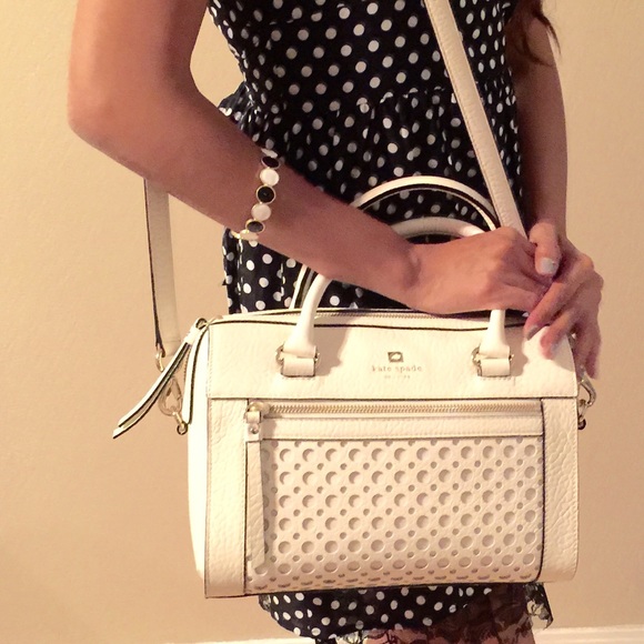 🎉3X HP🎉 Kate Spade White Bubbles Delaney Bag - Picture 3 of 4