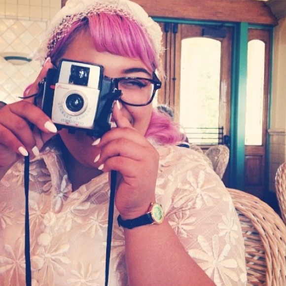 Vintage floral hat accessory with net