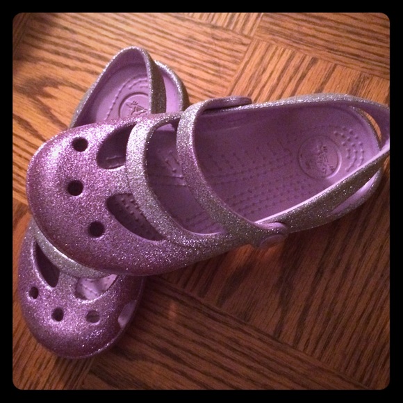 Child crocs sz9