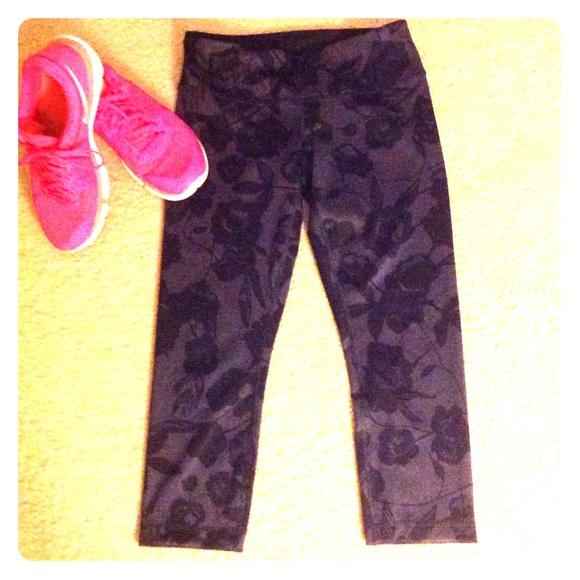 NWOT Lululemon luxtreme Wunder Unders!