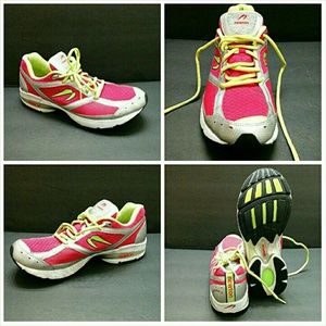 Newton  women's  shoe