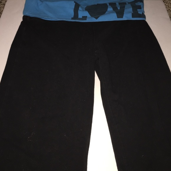 VS PINK yoga pants! 💙