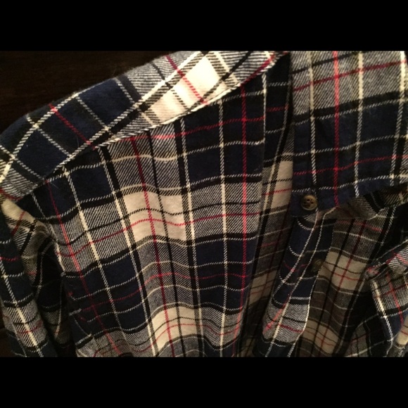⚠️Two Seperate Flannels⚠️ - Picture 2 of 4