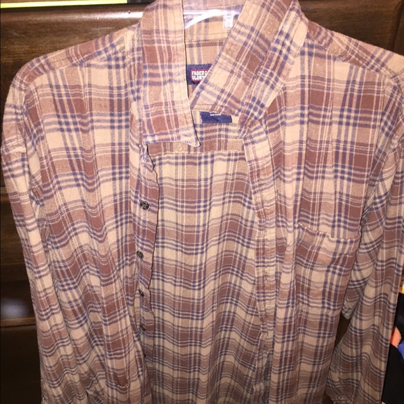 ⚠️Two Seperate Flannels⚠️ - Picture 3 of 4