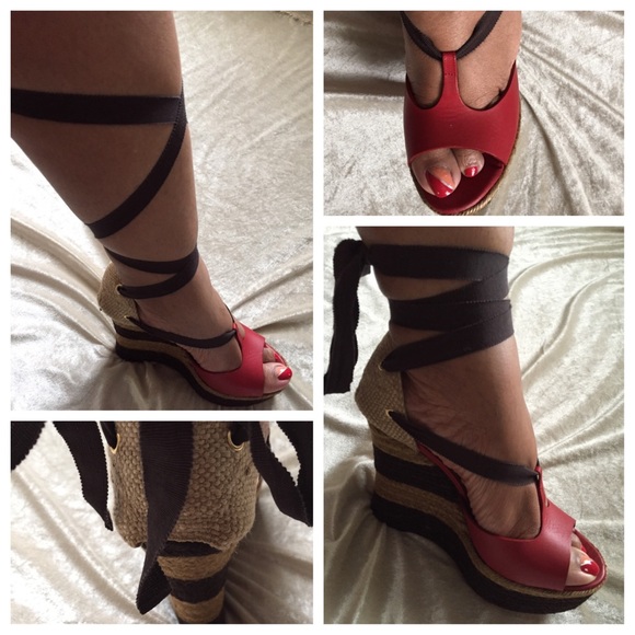 SOLD✨NWT✨FENDI Gorgeous Gladiator Sandals Sz7.5 - Picture 3 of 4