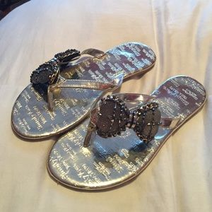 Simply Vera flip flops SIZE 5