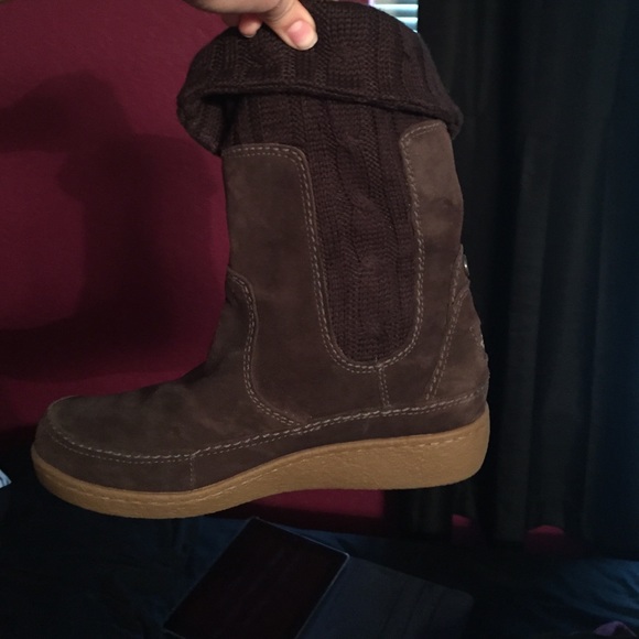 Brown north face boots