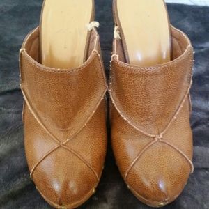 Slip on saddle heels
