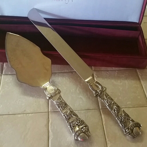Set of cuttlerly for a wedding