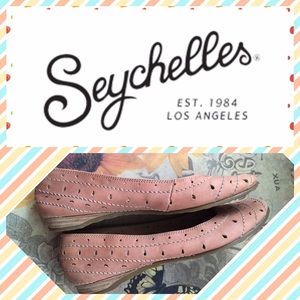 Seychelles tan leather flats with tiny wedge