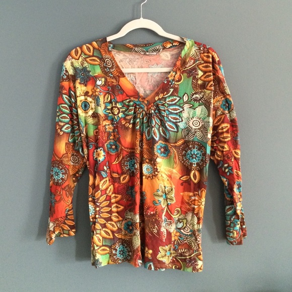 Acorn Tops - V-neck stretch top