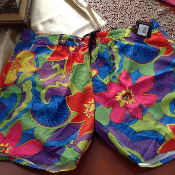 🆕Board Shorts - Picture 1 of 2