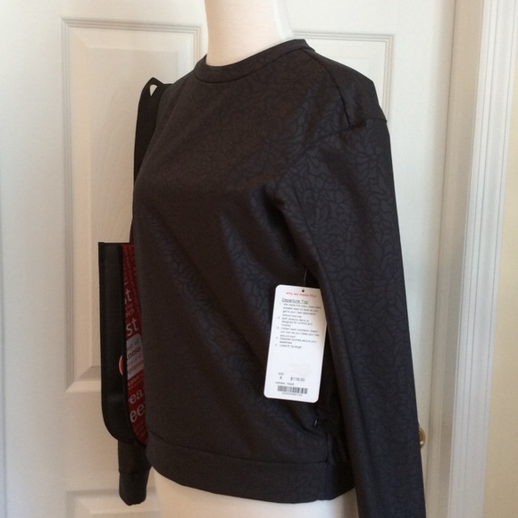 lululemon athletica Tops - SALE❤️New LULULEMON "Departure Top" Black Pullover
