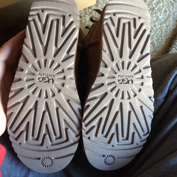 Chestnut Bailey Bow UGGs - Picture 3 of 4