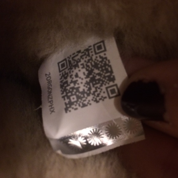 Chestnut Bailey Bow UGGs - Picture 4 of 4