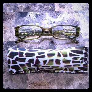 ($1) reading glasses with case
