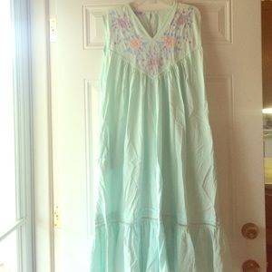 🚨LAST CHANCE🚨 Sea Foam Green Dress