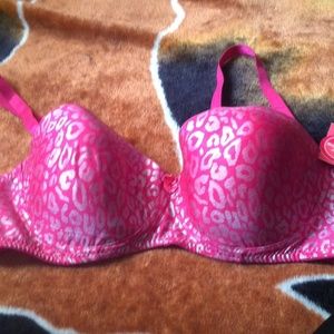 New bra never used before it's a 40 D