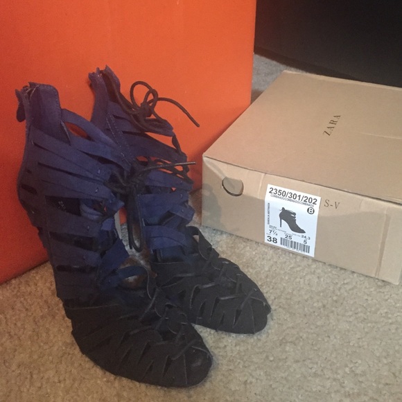 ZARA STRAPPY PUMP