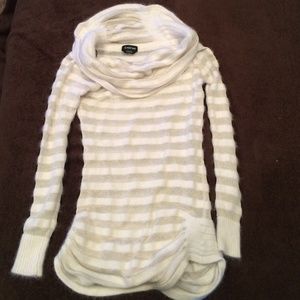 bebe sweater