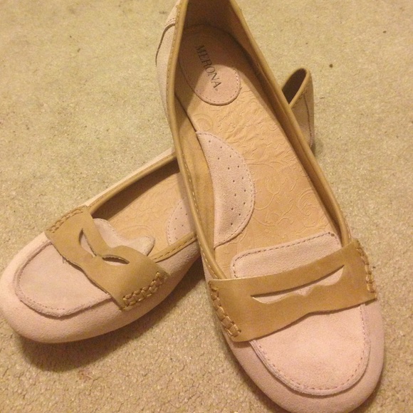 COMFORTABLE SHOES!💘