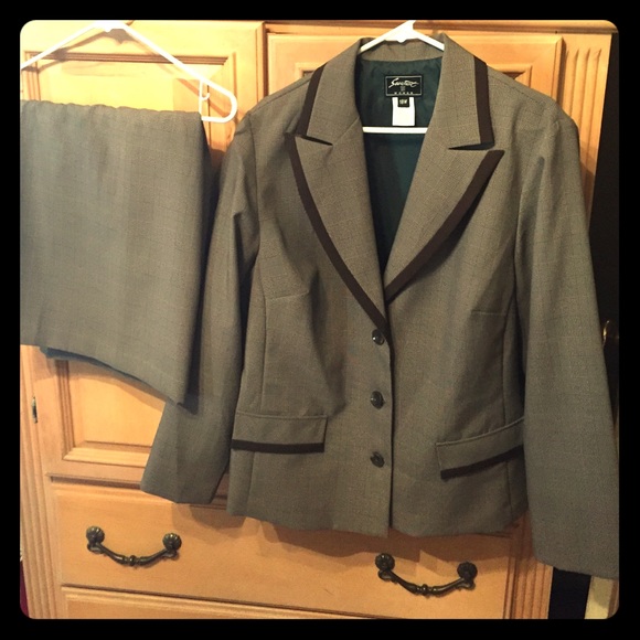 Skirt suit. Brown plaid