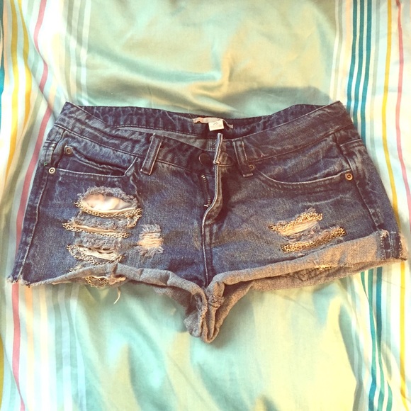 Chain denim shorts