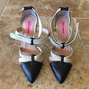 Betsey Johnson pumps