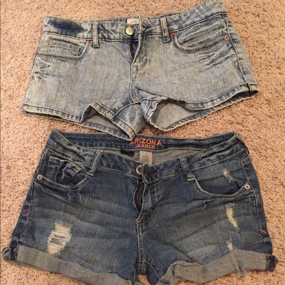 2 pairs of shorts