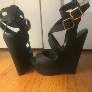 Strap up wedges