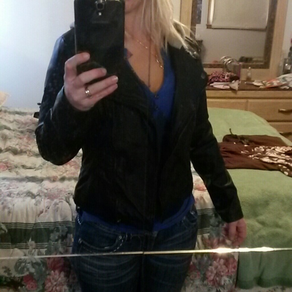 Jacket - Picture 1 of 4