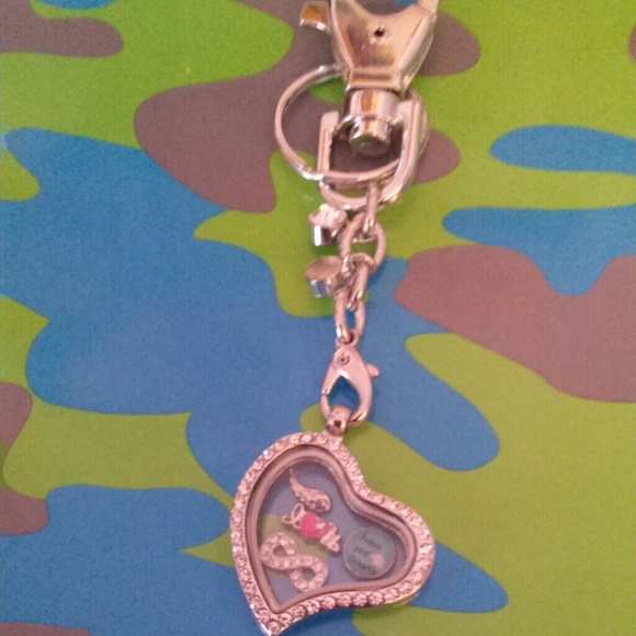 Floating locket keychain - Picture 1 of 1