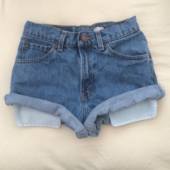 LEVIS high waisted shorts