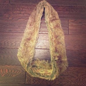 Urban Outfitters Infiniti Faux Fur Scarf