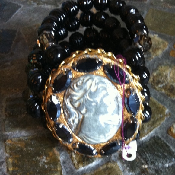 Black Beaded Cameo Bracelet