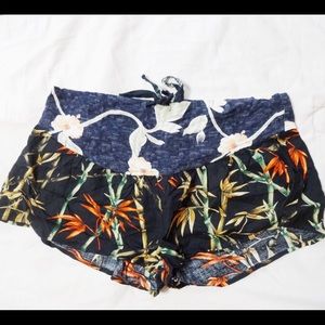 Urban renewal Floral shorts