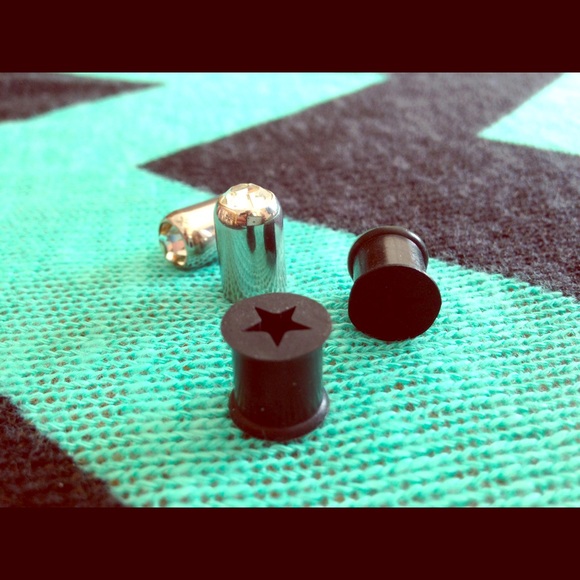 00 g (10mm) BUNDLE of two pairs of adorable plugs! - Picture 1 of 3