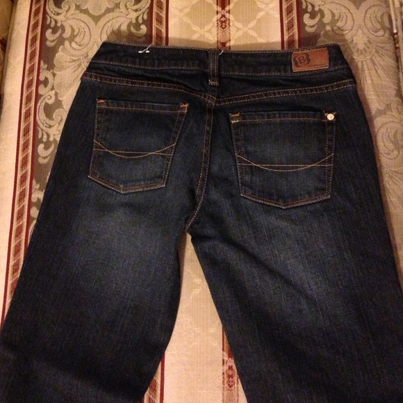 Juniors Bullhead Dark Jeans- Size 3 Short - Picture 3 of 4